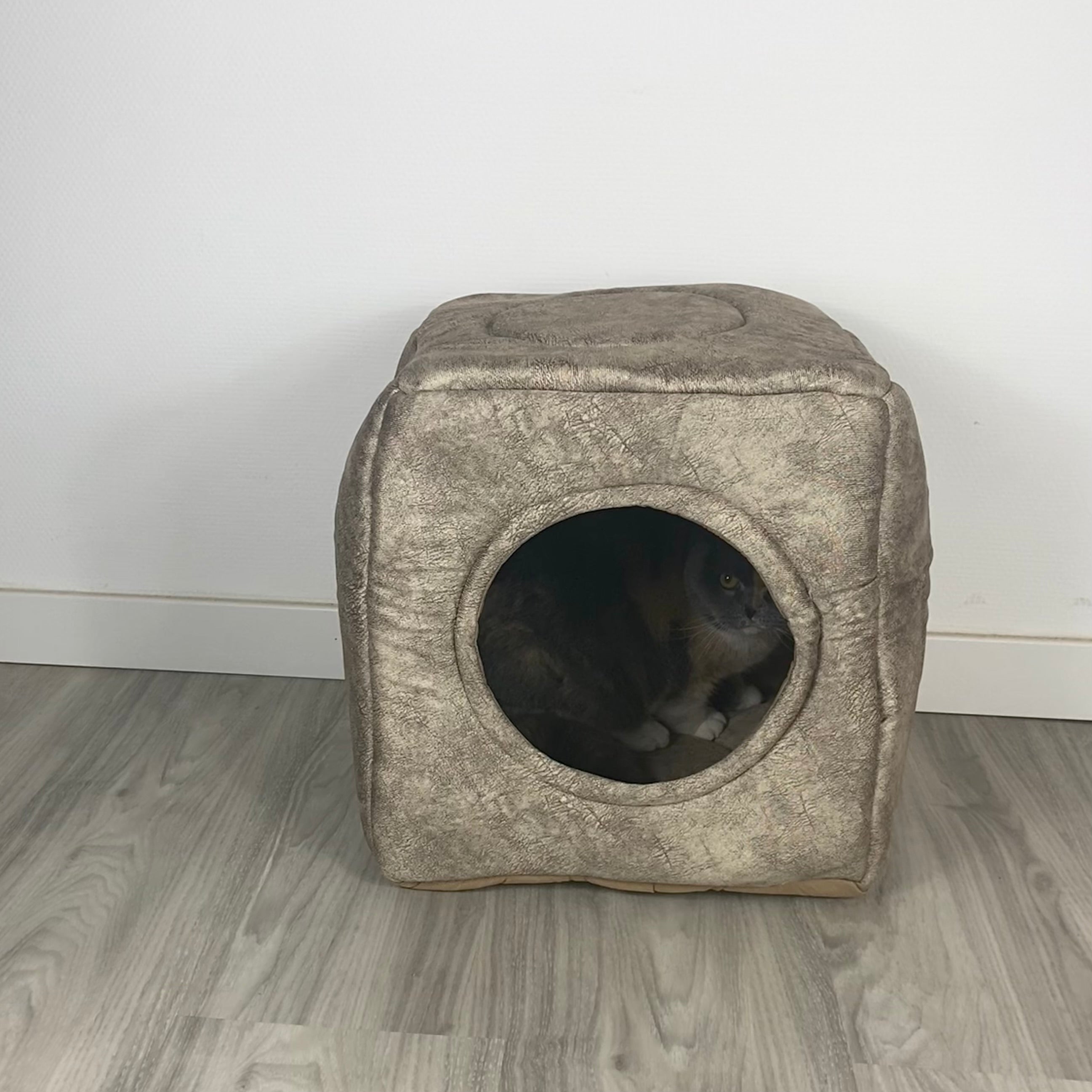3-in-1 Katzenhöhle als Bett & Sessel 😺